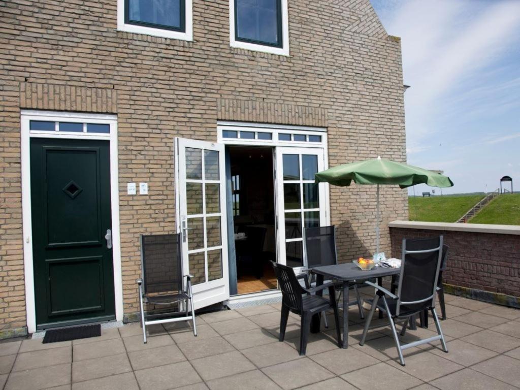 Luxury 4-Person Residence In The Holiday Park Landal Esonstad Anjum 外观 照片