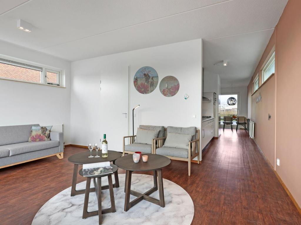 Luxury 4-Person Residence In The Holiday Park Landal Esonstad Anjum 客房 照片