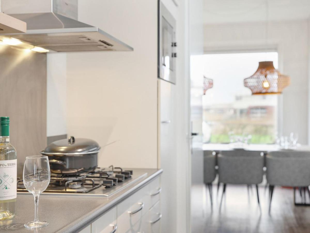 Luxury 4-Person Residence In The Holiday Park Landal Esonstad Anjum 外观 照片