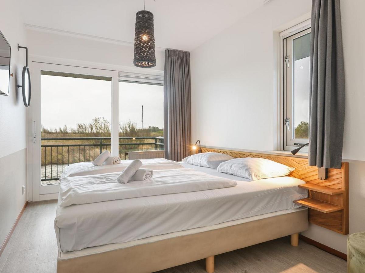 Luxury 4-Person Residence In The Holiday Park Landal Esonstad Anjum 外观 照片