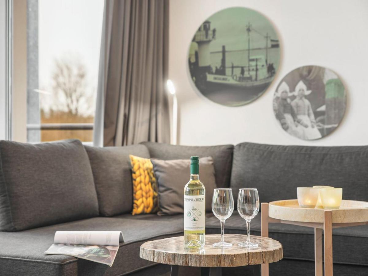 Luxury 4-Person Residence In The Holiday Park Landal Esonstad Anjum 外观 照片